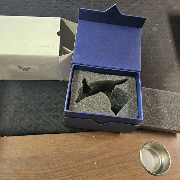 Jay Strongwater Dolphin on Wave BOX - Picture 1 of 3